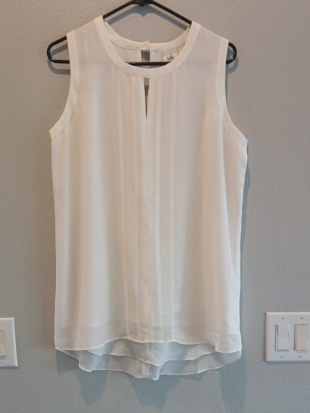 Cabi Medium Sleeveless White Chiffon Layered Blouse